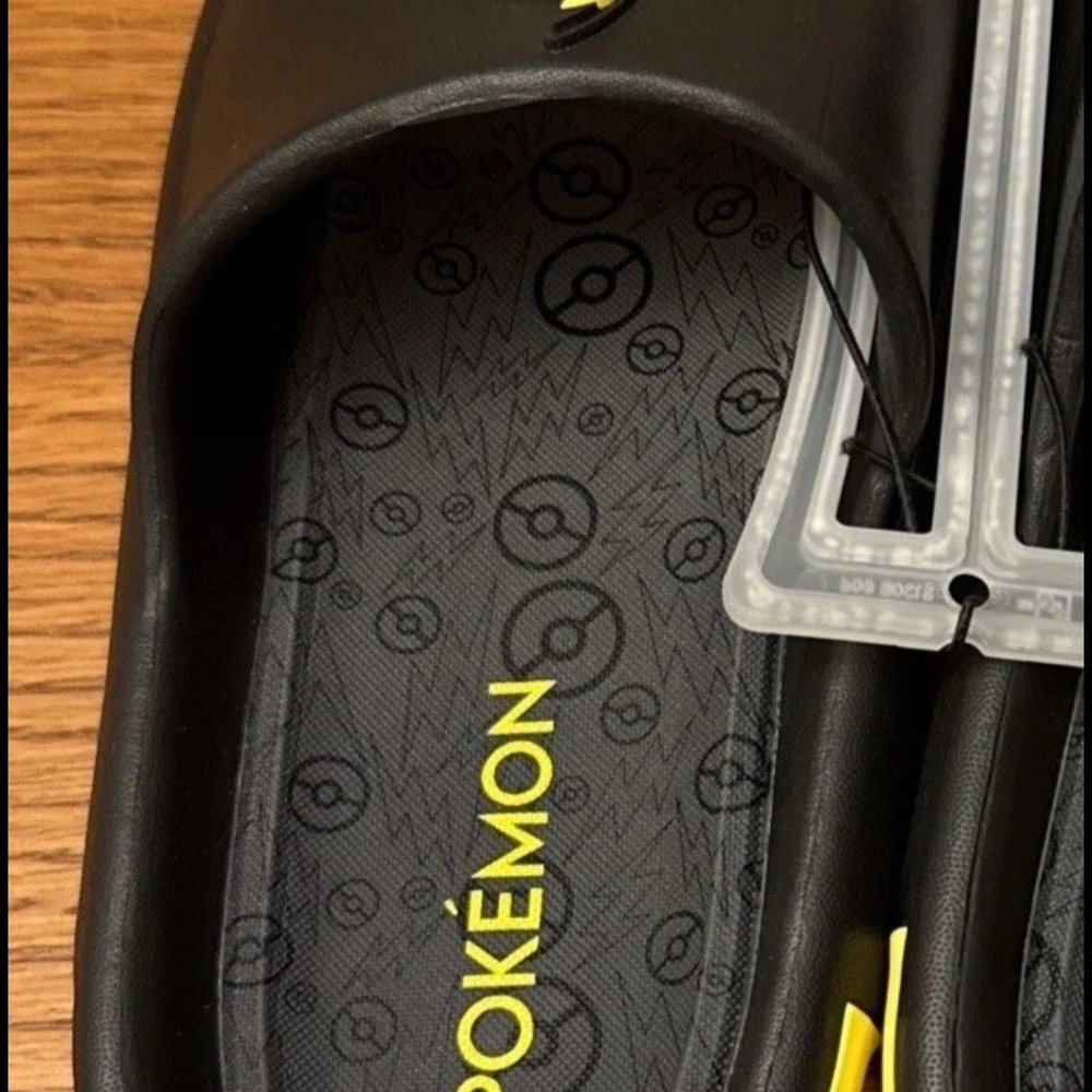 Pokemon Kids Black Slides - Picture 5 of 9